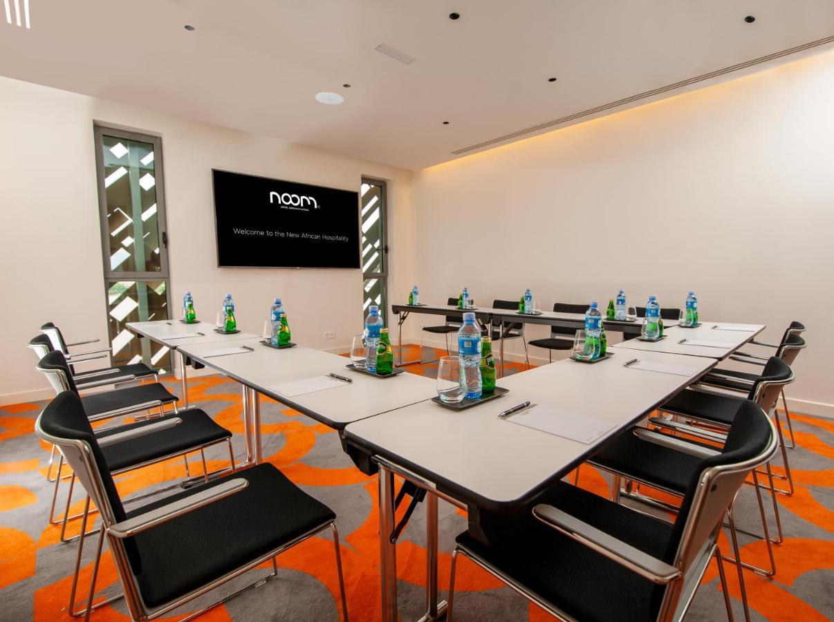 Noom Hotel Abidjan Plateau Kültér fotó Meeting room